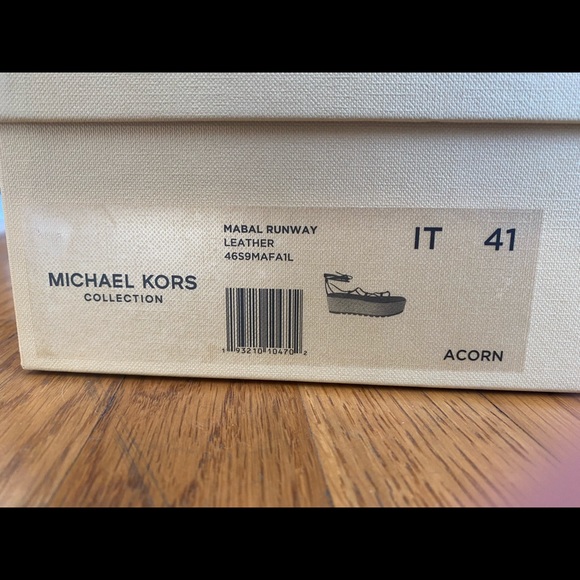 Michael Kors flat form sandals - Picture 10 of 10